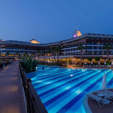 蓝花楹图伊魔法生活酒店-全包式 5*